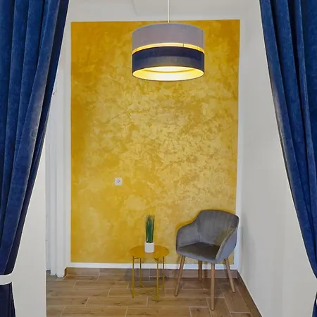 Polias Small Apartamento