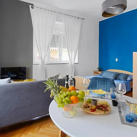 Polias Small Apartamento *