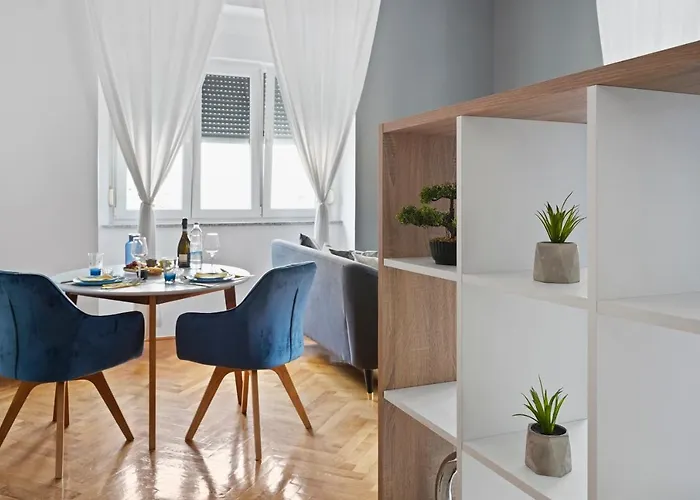 Polias Small * Пула