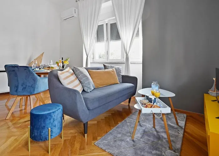 Polias Small Apartamento