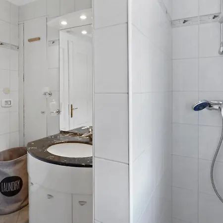 Apartment Polias Small